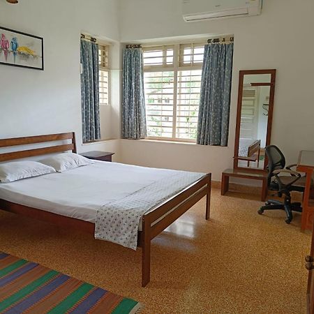 Srinekatan Heritage Villa Homestay 阿穆达巴 外观 照片