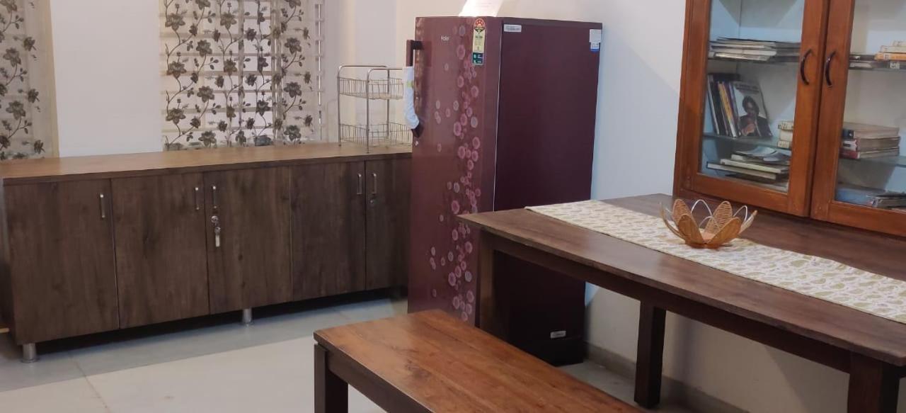 Srinekatan Heritage Villa Homestay 阿穆达巴 外观 照片