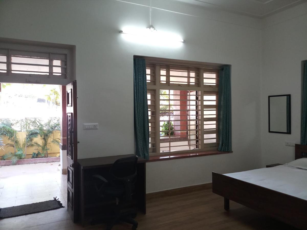 Srinekatan Heritage Villa Homestay 阿穆达巴 外观 照片