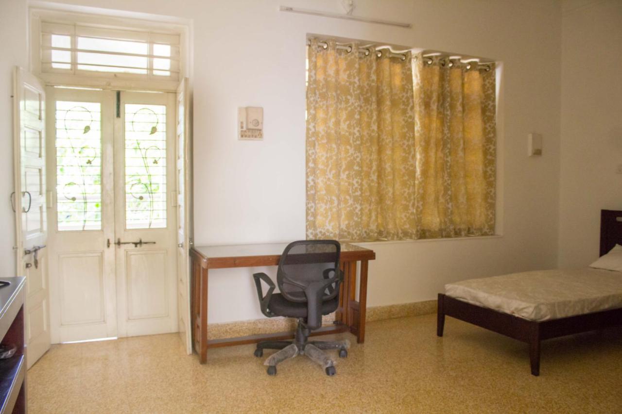 Srinekatan Heritage Villa Homestay 阿穆达巴 外观 照片