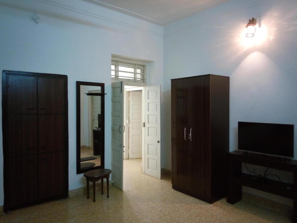 Srinekatan Heritage Villa Homestay 阿穆达巴 外观 照片